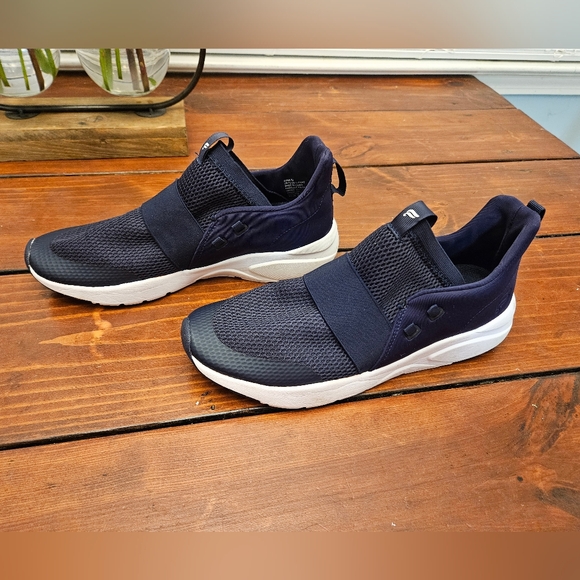 Fabletics Zuma Studio Sneaker III - Picture 2 of 8